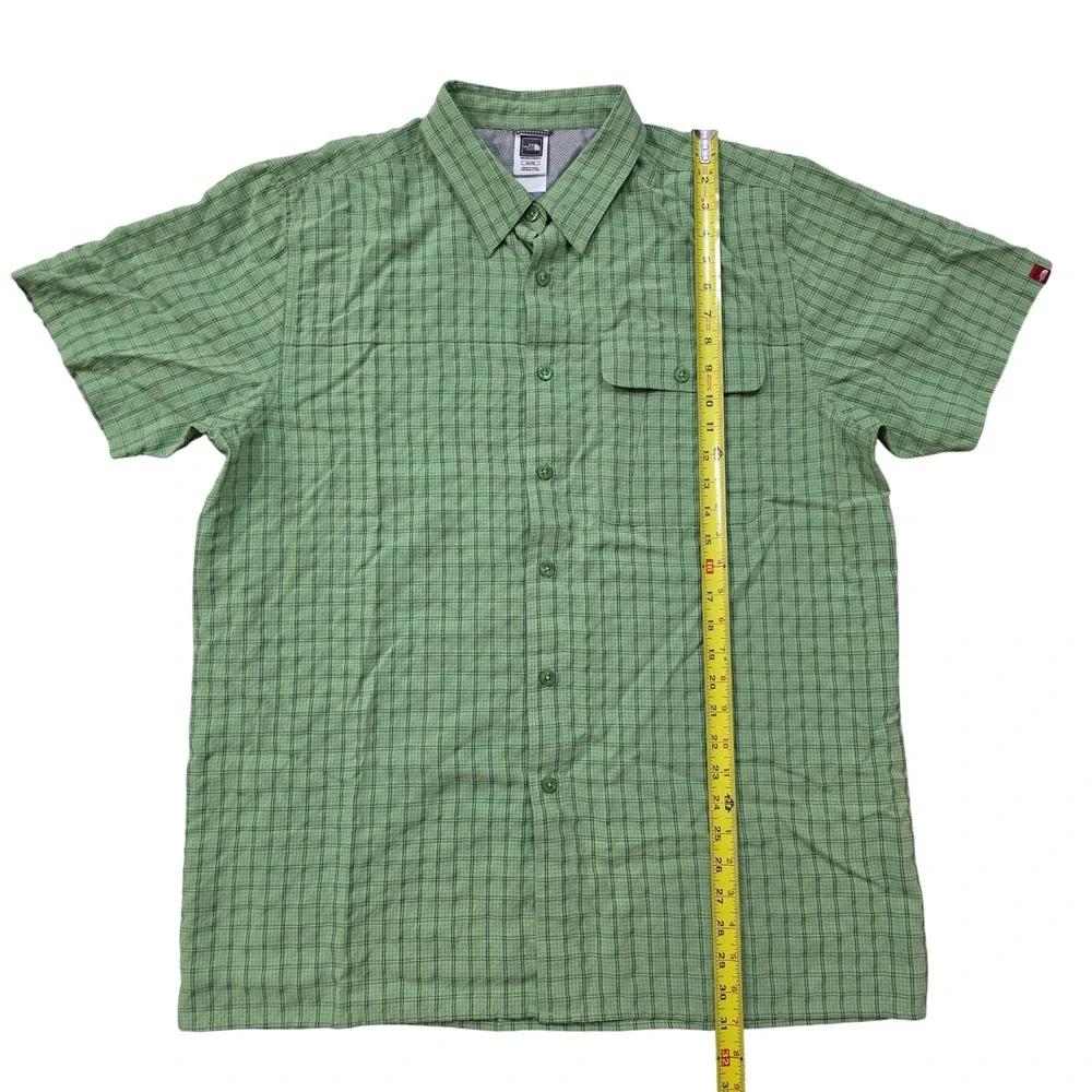The North Face Mens XL Green Plaid Short Sleeve Button Down Hiking Shirt